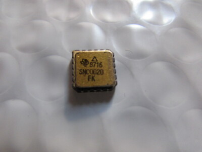SN00020FK Texas Instruments Ceramic Gold 20pin Leadless Flat Pak Vintage-ic chip