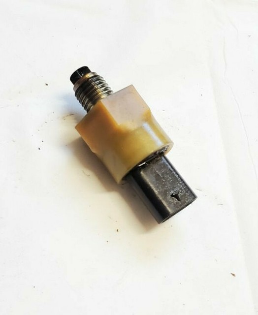 BMW F10 F20 F25 F30 N20 Engine Oil Pressure Temperature Sensor OEM