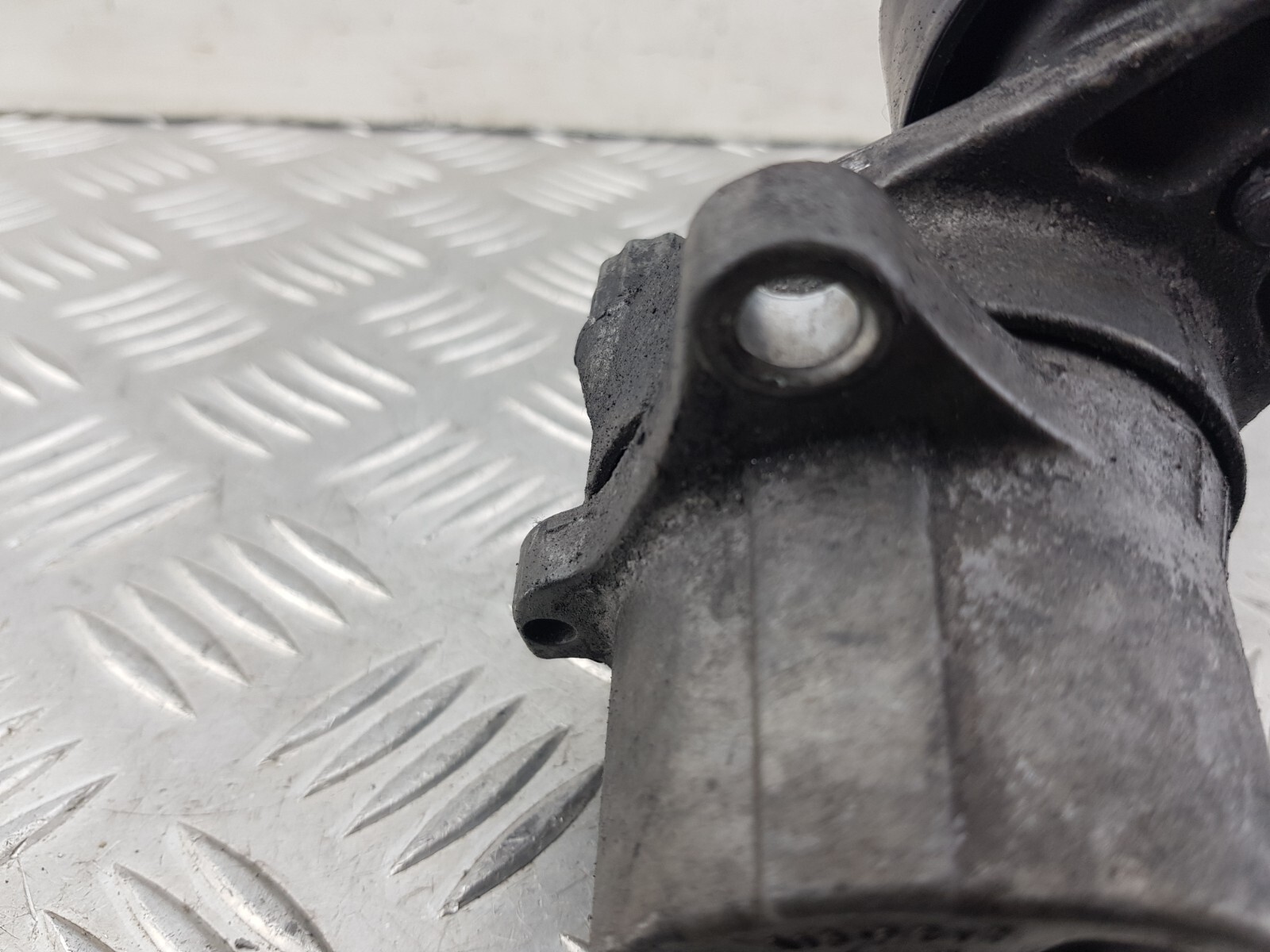 MERCEDES E CLASS TENSIONER PULLEY  2011  W212 E200 2.1 DIESEL thumbnail 7