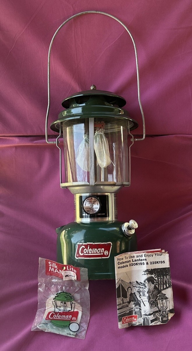 Beautiful Coleman 220K 195 Double Mantle Lantern Generator Tested
