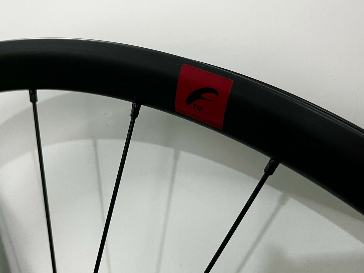 Fulcrum Rapid Red 900 DB 2-Way Fit 700C Gravel Disc Brake Fulcrum Rapid Red 900 DB 2-Way Fit 700C Gravel Disc Brake