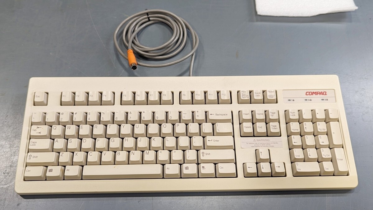 Vintage 1990s Compaq 235212-301 235496-301 PN RT6656TW Computer
