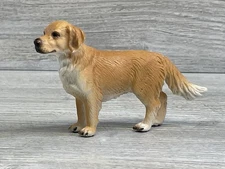 RETIRED 2003 SCHLIECH Male GOLDEN RETRIEVER Dog #16335 3.5"