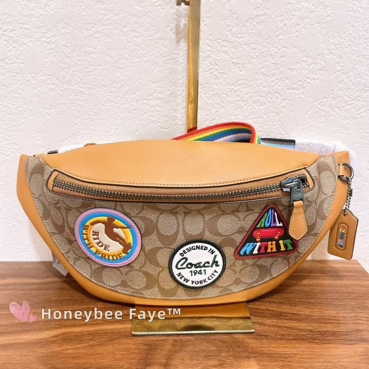 バッグ COACH Logo Patch Signature Body Bag NWT Coach Warren Belt Bag In Signature Canvas With Patches CJ513