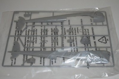 TRUMPETER 02227 P-38L-5-LO  PARTS  SPRUE B-STRBD FUSELAGE ASSEMBLY + MORE 1:32