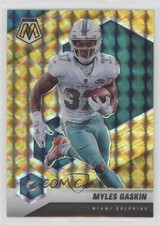 2021 Panini Mosaic Reactive Yellow Mosaic Prizm Myles Gaskin #125 2u3