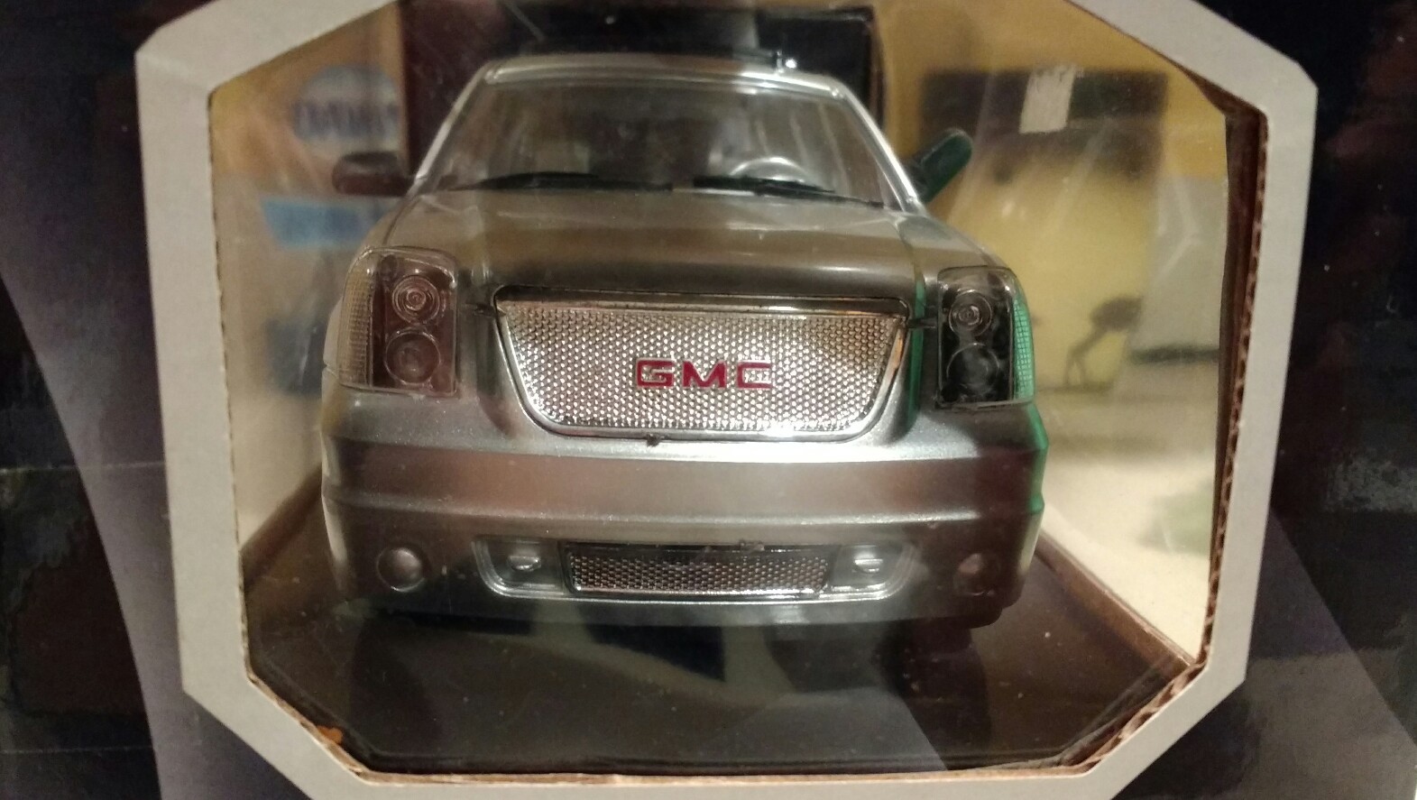 GMC YUKON DENALI REMOTE CONTROL CONTROL CONTROL 1/24 WORKING LIGHTS 3-COLORS NEW RARE 272e65 GMC YUKON DENALI REMOTE CONTROL CONTROL CONTROL 1/24 WORKING LIGHTS 3-COLORS NEW RARE 272e65