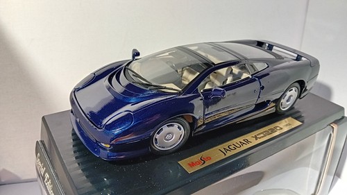 Maisto 1:18Jaguar XJ220 Blue Near Mint in Box - Picture 12 of 15