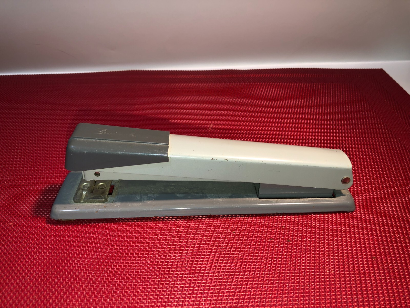 Vintage Swingline Model 401 Stapler Made in USA Works Great Full of Staples-image