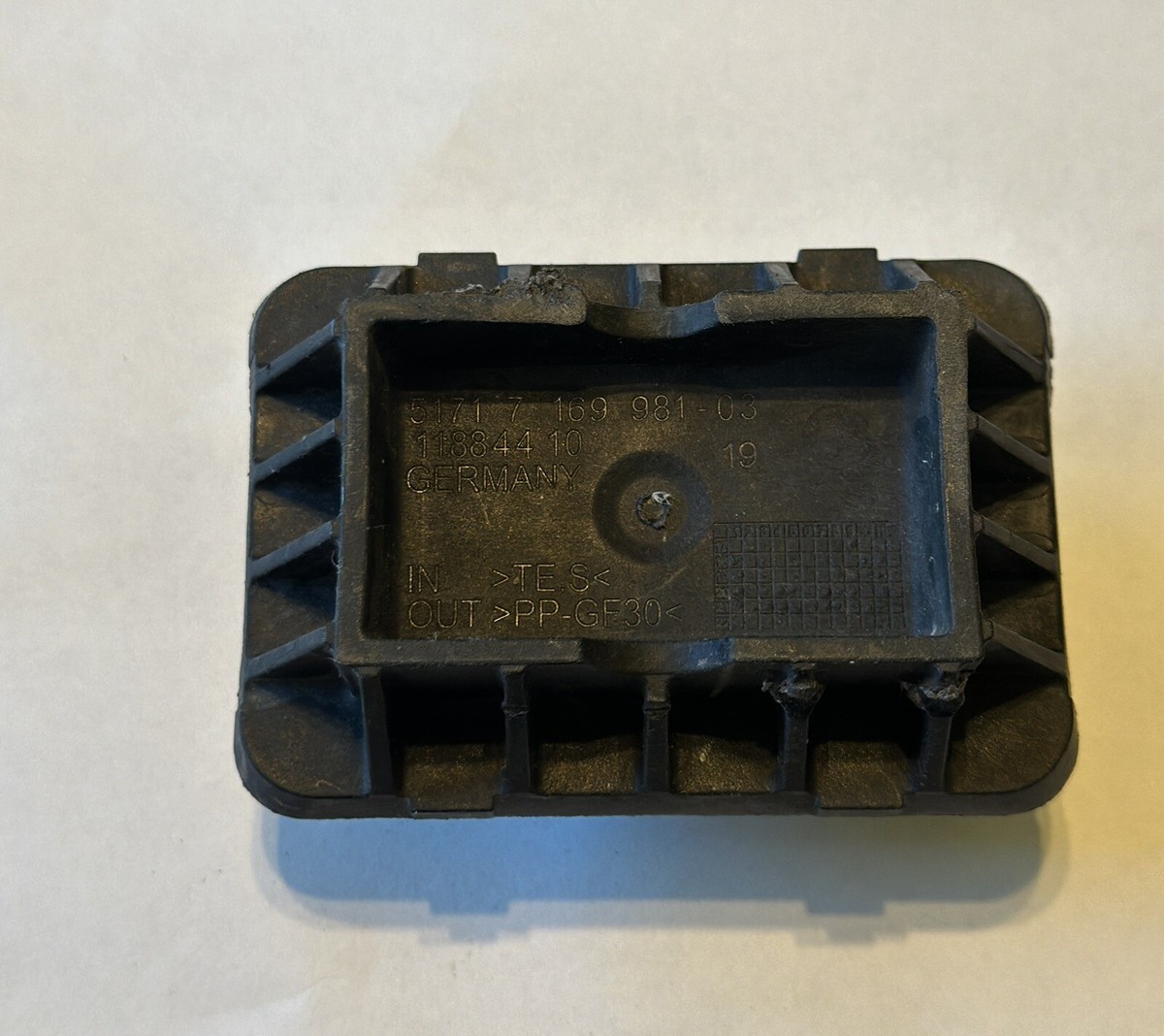 OEM 2014-2018 BMW X5 F15 UNDER BODY JACK MOUNT BRACKET