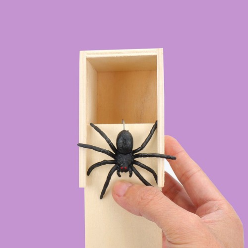 Scatola Spaventapasseri Ragno Scherzo in Legno Nascosta in Astuccio Trucchi Gioco Scherzo Spaventapasseri Gag Giocattolo🎃 - Foto 5 di 8