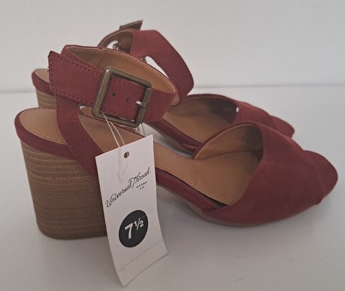 Universal Thread Red Megan Suede Block Heels Approximate 3” Size 7.5 New w/Tags - Picture 3 of 6