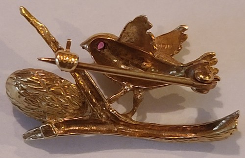 Vintage 18K Yellow Gold Bird with Pearl Eggs Nest Brooch Pin 6.9 Grams - Picture 4 of 9