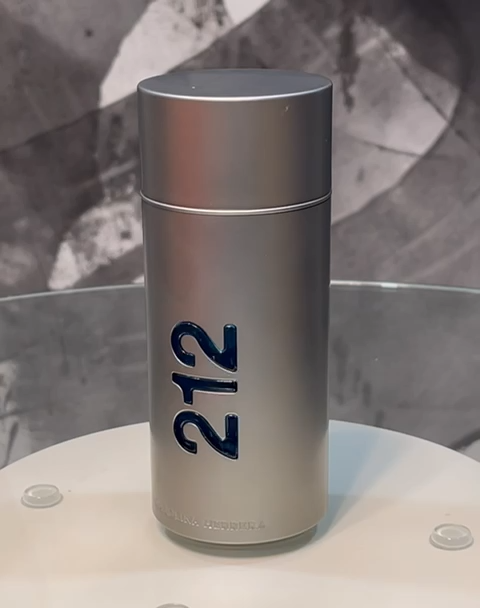 212 Men by Carolina Herrera Eau De Toilette Spray 3.4 oz, New in