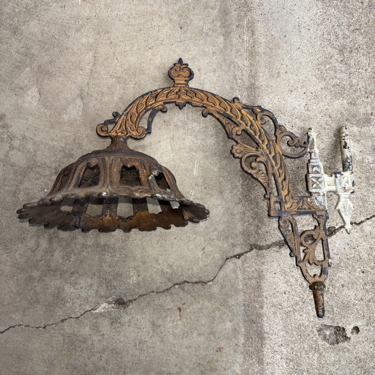 25+ 1890s Victorian Antique Chandeliers, Sconces & Lighting