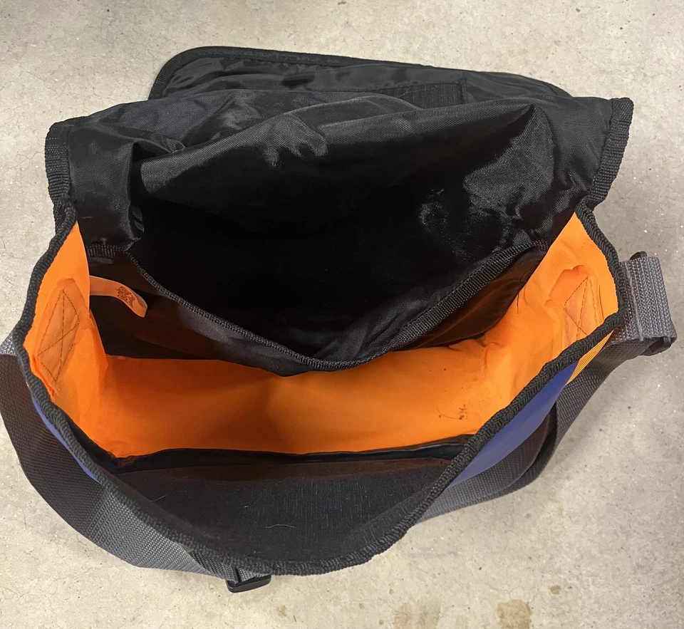 RARO Bolso Mensajero Vintage Años 90 Nintendo Pikachu #25 Pokemon Backpag Foto 3 de 3