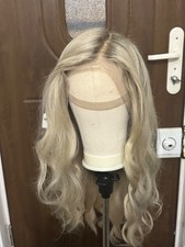 22" Aschblonde Rooted FRONT Lace Perücke, 100% Echthaar, Neu