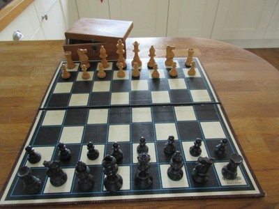 VINTAGE FRANZÖSISCHES SCHACHSPIEL MIT GEWICHTETEM BUCHSBAUM STAUNTON MUSTER - König 7,5 cm