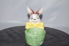 Hase mit mit Schleife und Eierbecher grün Figur Ostern Goebel