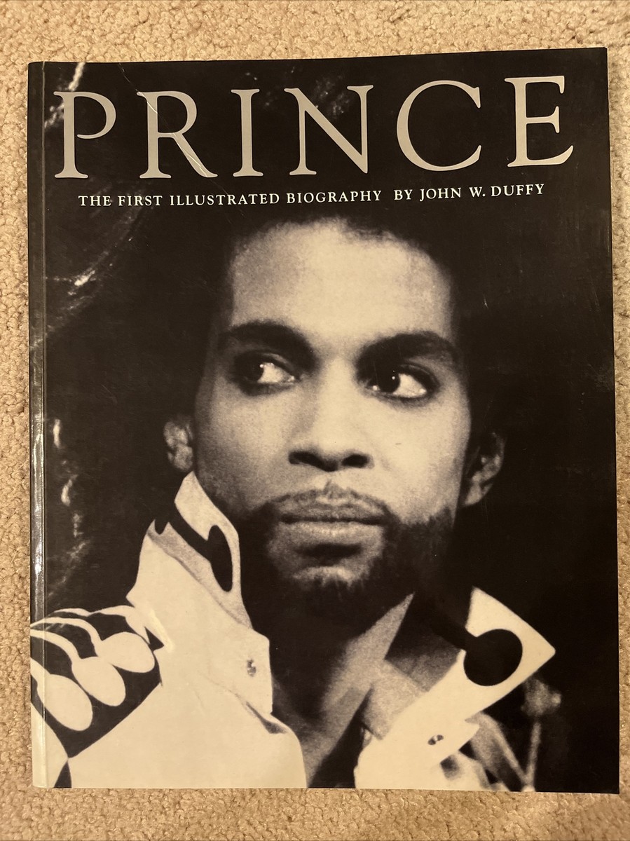 洋書 The Prince of Wales a Biography Prince of Wales: A Biography - Five Books Expert Reviews