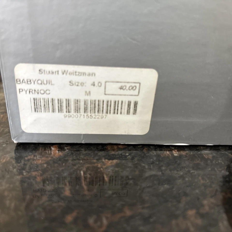 Edredón bebé Stuart Weitzman talla 4 bota Foto 3 de 3