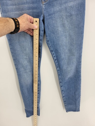 Jeans Good American para mujer 8/29 buena cintura lavado medio ajustado elástico azul denim - Imagen 8 de 12