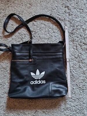 Adidas Handtasche mit angenehmer Tragelänge