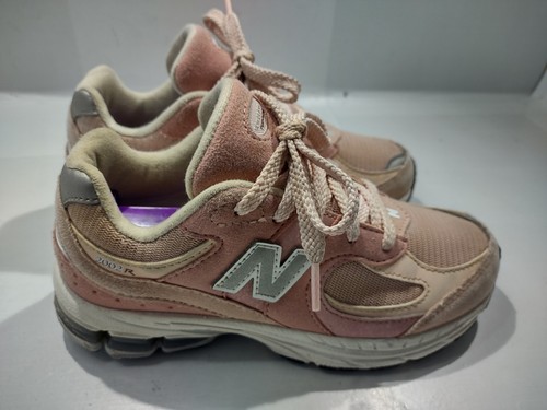 New Balance 2002R Pink Suede Mesh Kids Shoes Girls Size 2  Sneakers