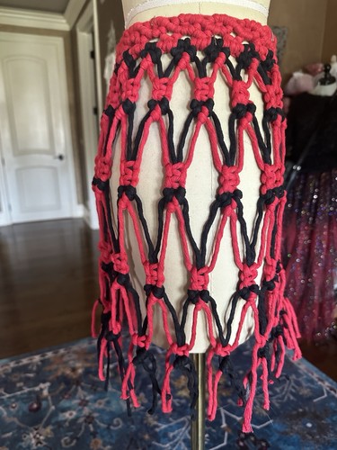 Original GoodVibeGoda Handmade Makramee Seil Minirock Rot Schwarz - Bild 7 von 10