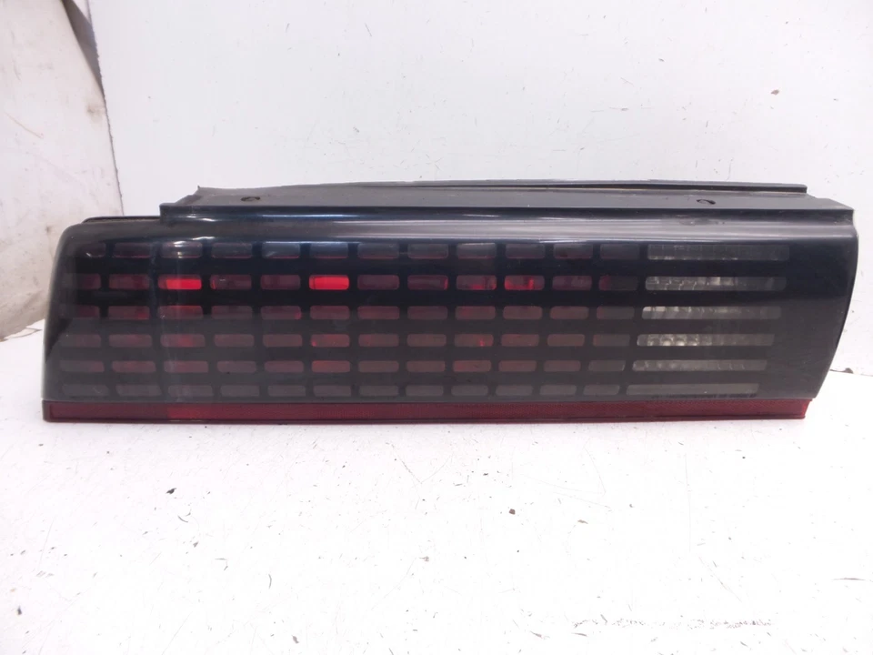 Luces traseras originales Pontiac Trans Am 85-92 rotas piezas centrales GM Foto 2 de 4