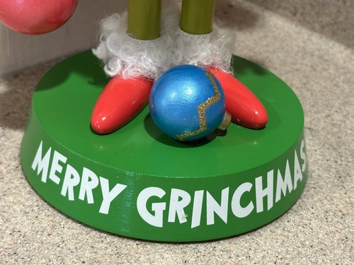 Hallmark Dr. Seuss's Grinch in Santa Suit Wooden Nutcracker Figurine - New - Picture 6 of 11