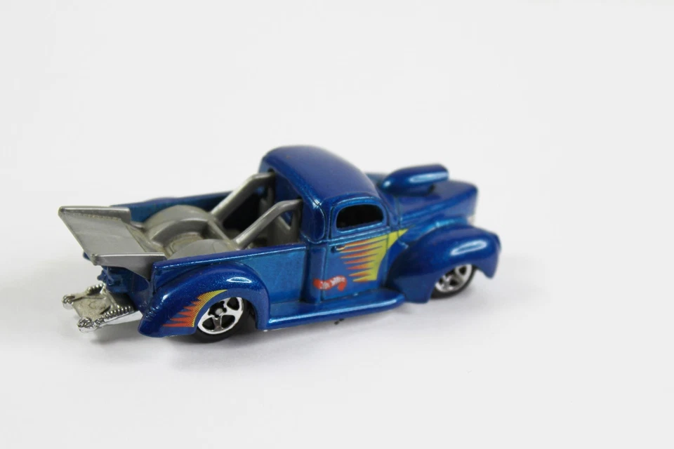 Hot Wheels Ford Gasser Pickup azul 1940 escala 1:64 1997 - Imagem 2 de 3