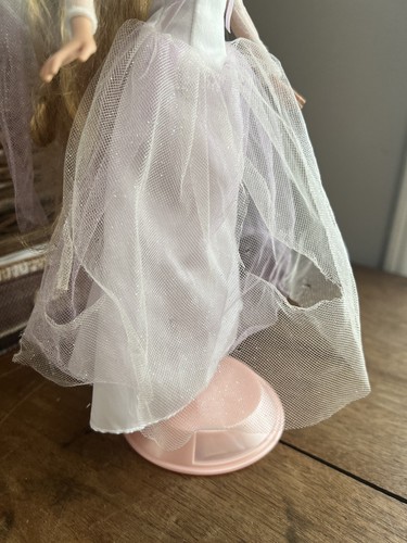 Mattel Raperonzolo's Wedding Barbie 2005 corona illuminata - edizione vernice occhi R - Foto 7 di 12