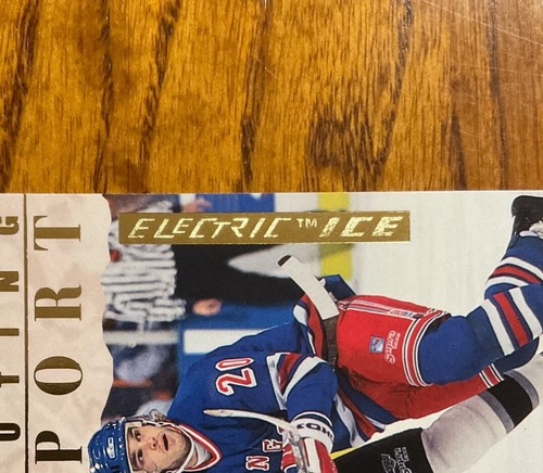 1995-96 Upper Deck Electric Ice Gold RARE Luc Robitaille MM Scouting Report #244 - Picture 3 of 3