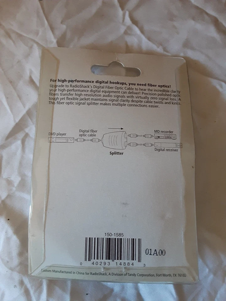 Fiber Optic Cable Splitter, 2 TOSLINK OUTPUTS-Signal Splitter-Radio Shack 15-158 - Image 2 of 2