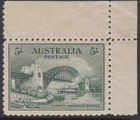Stamp 1932 Australia 5/- green Sydney Harbour Bridge top right corner single MUH