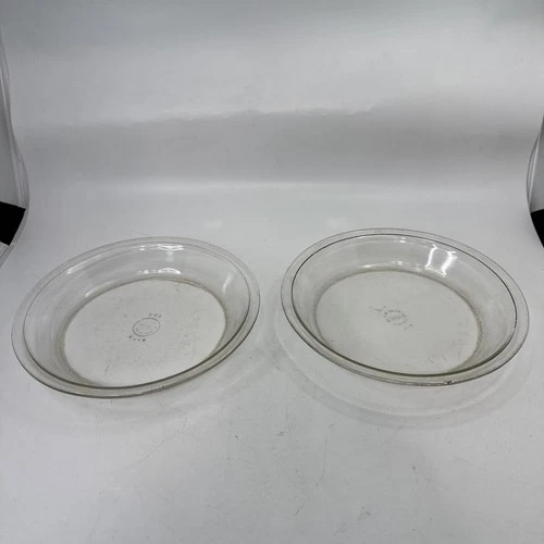 Lot Of 2 - PYREX Pie Plate Dish-  7.5 inch pie dish #208 - Flat Rimmed