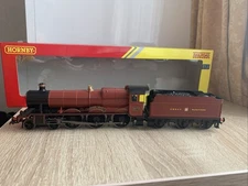 Hornby R3169 Hall Class 4-6-0 5972 'Olton Hall' in Great Western red, DCC Ready