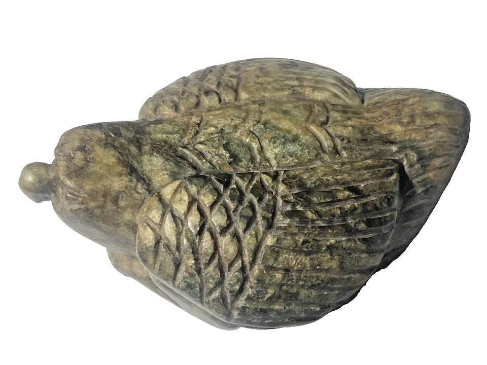 TALLA DE JADE ABIGARRADO DE UN ÁGUILA GUARDIANA, SEIS DINASTÍAS CHINA, 220-589 AD Foto 2 de 4