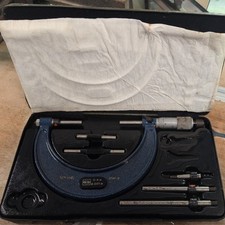 moore and wright 0-4" micrometer set, complete and in good condition