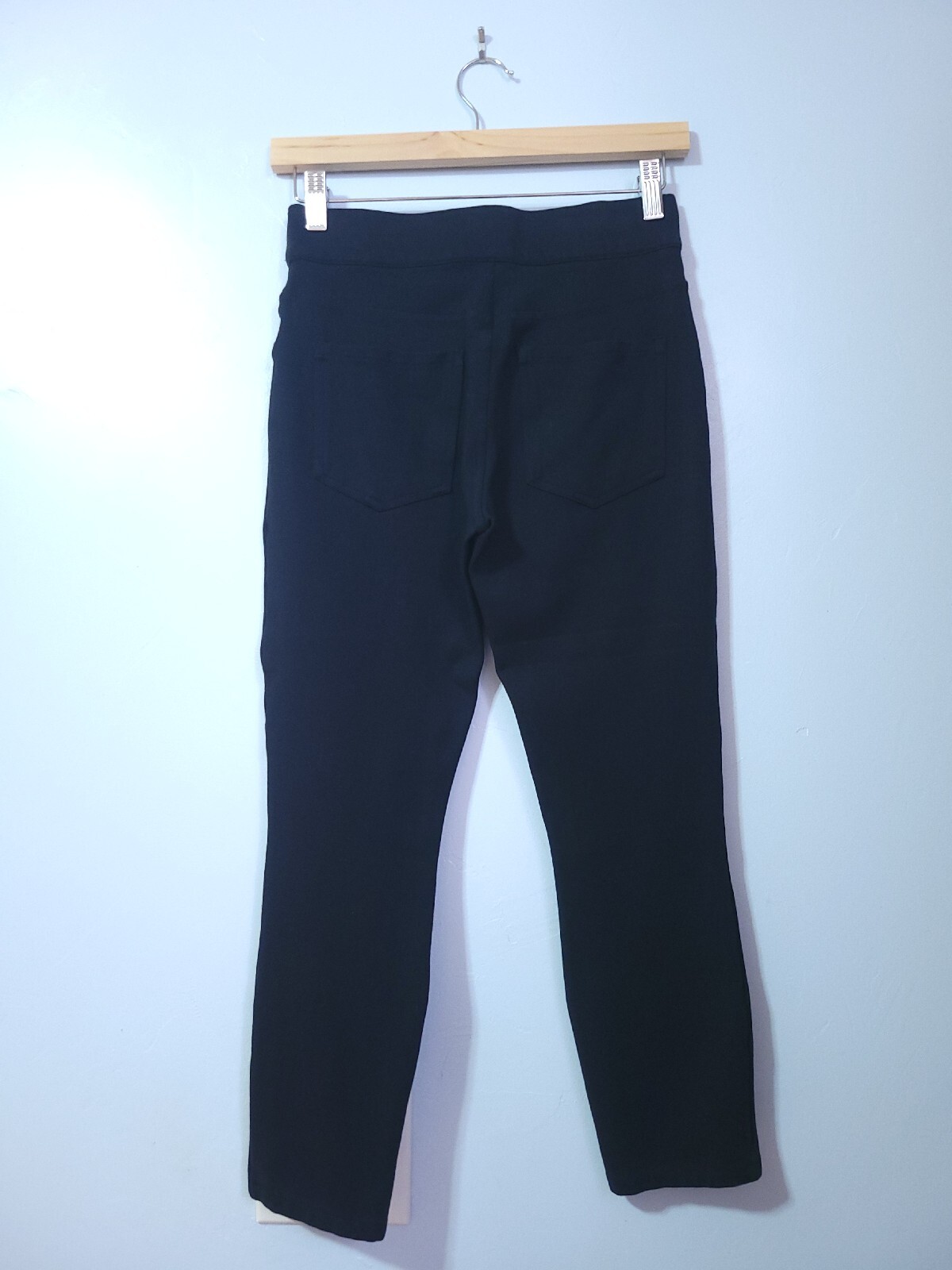 SPANX Ponte Stretch Solid Black Pull On Cropped P… - image 5