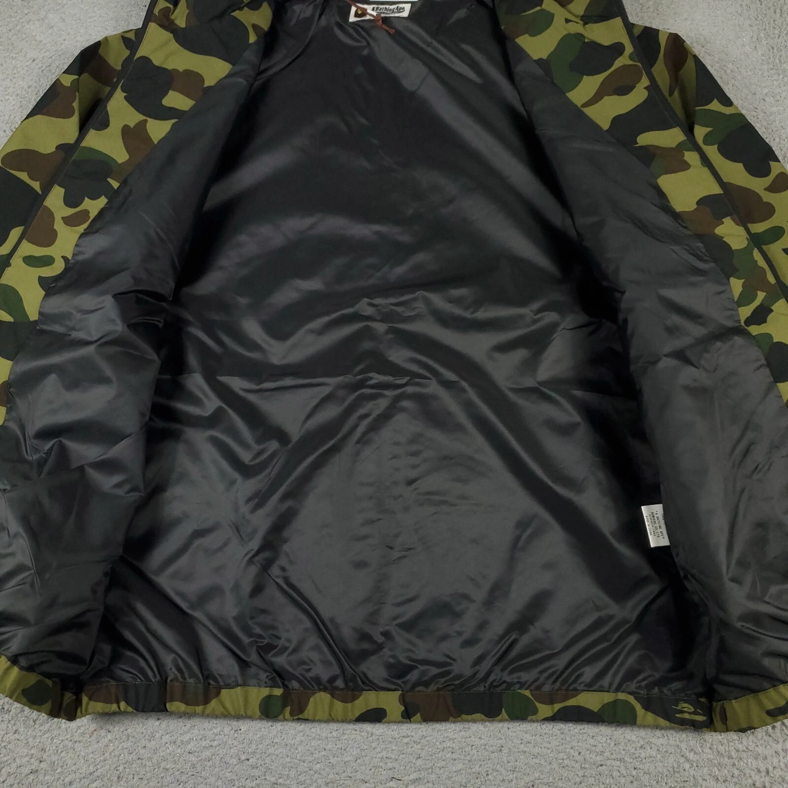 A BATHING APE (BAPE) Giacca a vento BAPE uomo taglia grande verde mimetica full zip A Bathing Ape