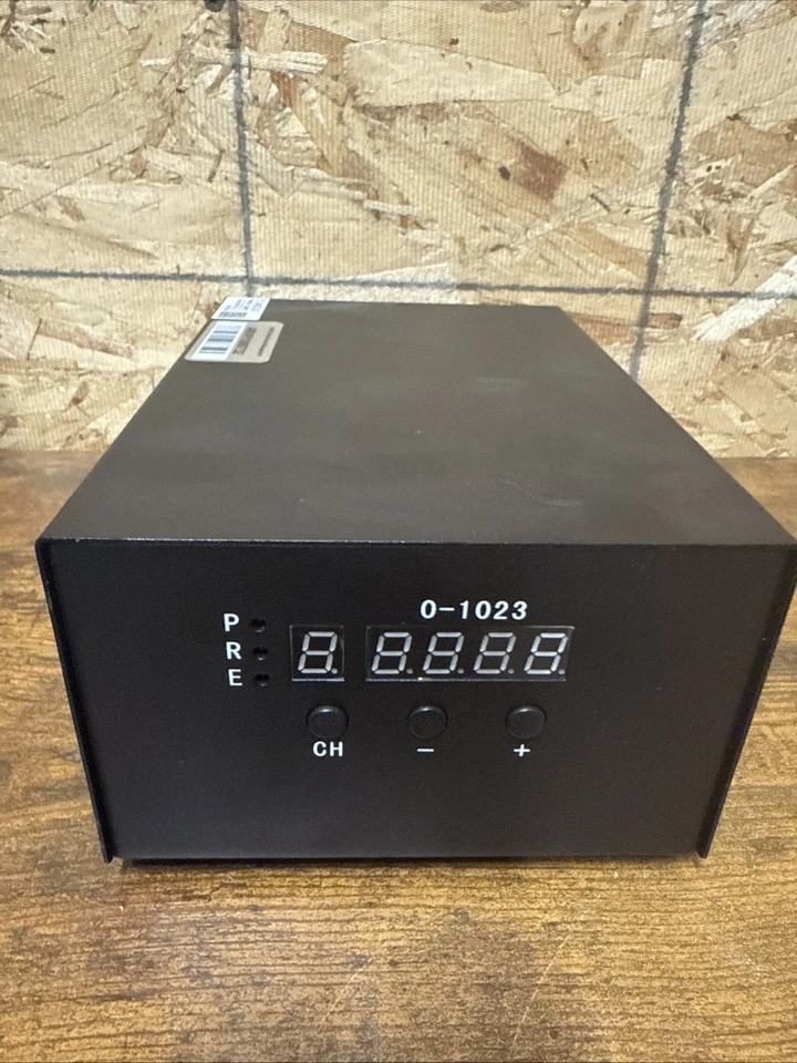 Controlador de luz digital CST CPL-24W125-6 - 24VDC - 6 canales puerto RS232 Foto 2 de 4