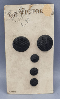 BOUTONS DE MANCHETTE BOUTONS DE COL NOIR DE JAIS CARTON D'ORIGINE VERS 1900