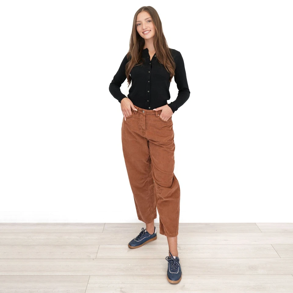 Pantalón para mujer Next Cord Barrel marrón tostado denim azul negro suave otoñal Foto 4 de 4