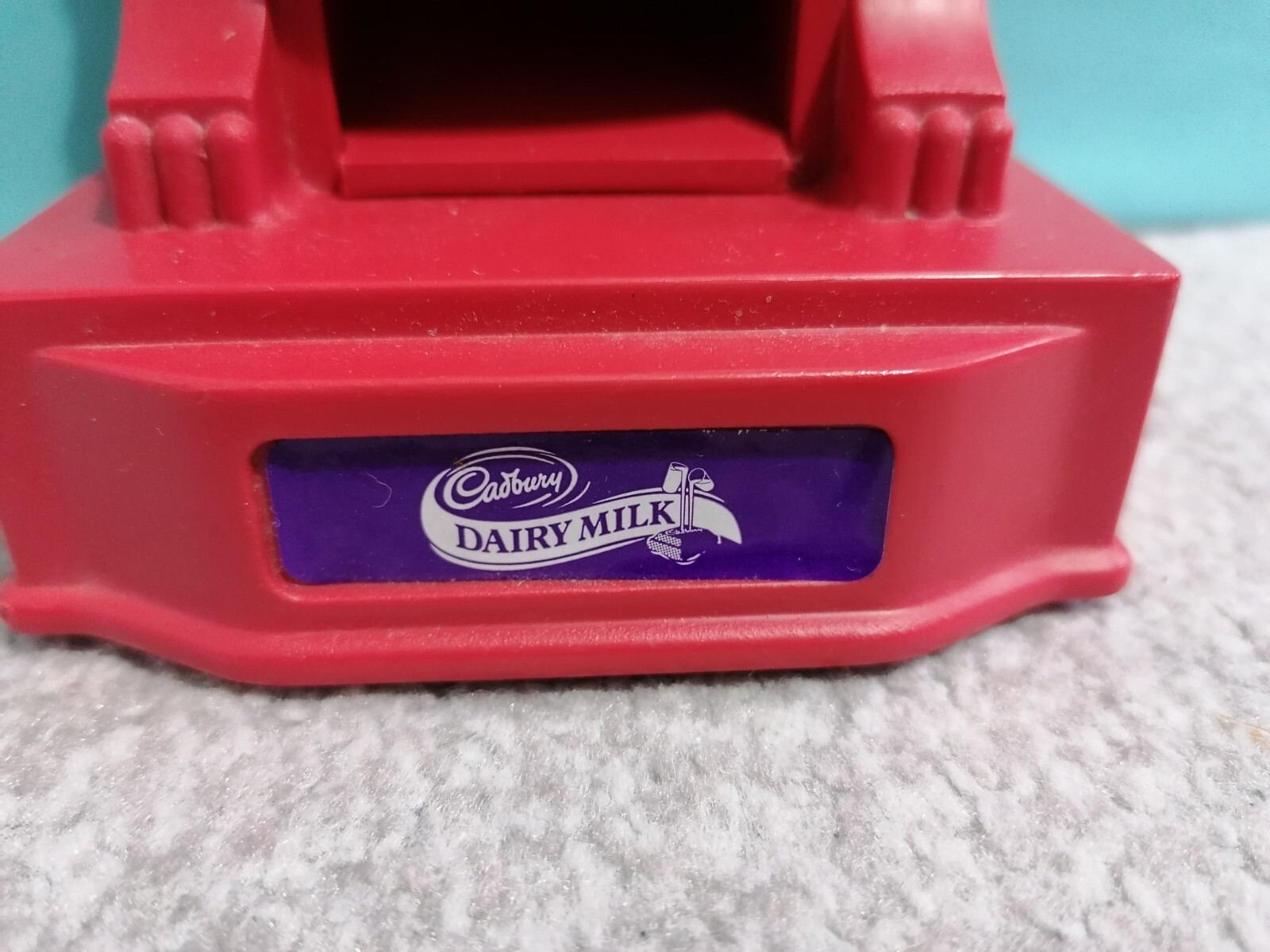 VINTAGE Hornby Cadburys Miniatures Chocolate Dispenser Machine 10p