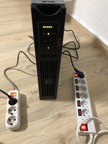 Server USV APC Smart 750 + 40% Mehr Kapazität Voll Funktionsfähig Guter Zustand - Bild 15 von 24