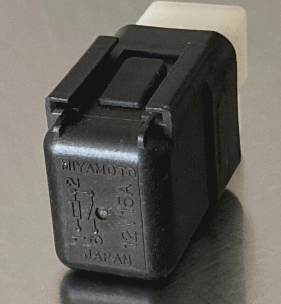 1995-2015 NISSAN OEM MIYAMOTO HORN RELAY TIG 25630 79960 12V 15 