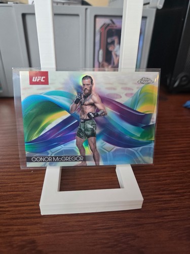Conor McGregor #HEL-4 2025 Topps Chrome UFC Helix card