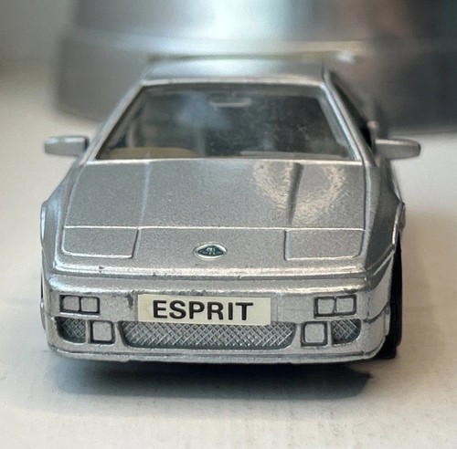 1:38 MAISTO LOTUS ESPRIT (X180) SILVER 1988-94 DIECAST METAL PULL-BACK MOTOR - Picture 7 of 18
